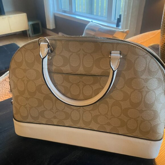 👜 Coach Sierra Satchel – Signature Canvas Classic 👜 - Picture 6 of 8